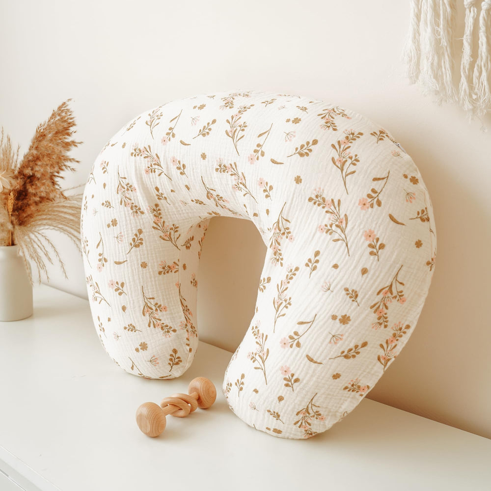 Konssy pink floral nursing cover shows stylish style for photos and gifting