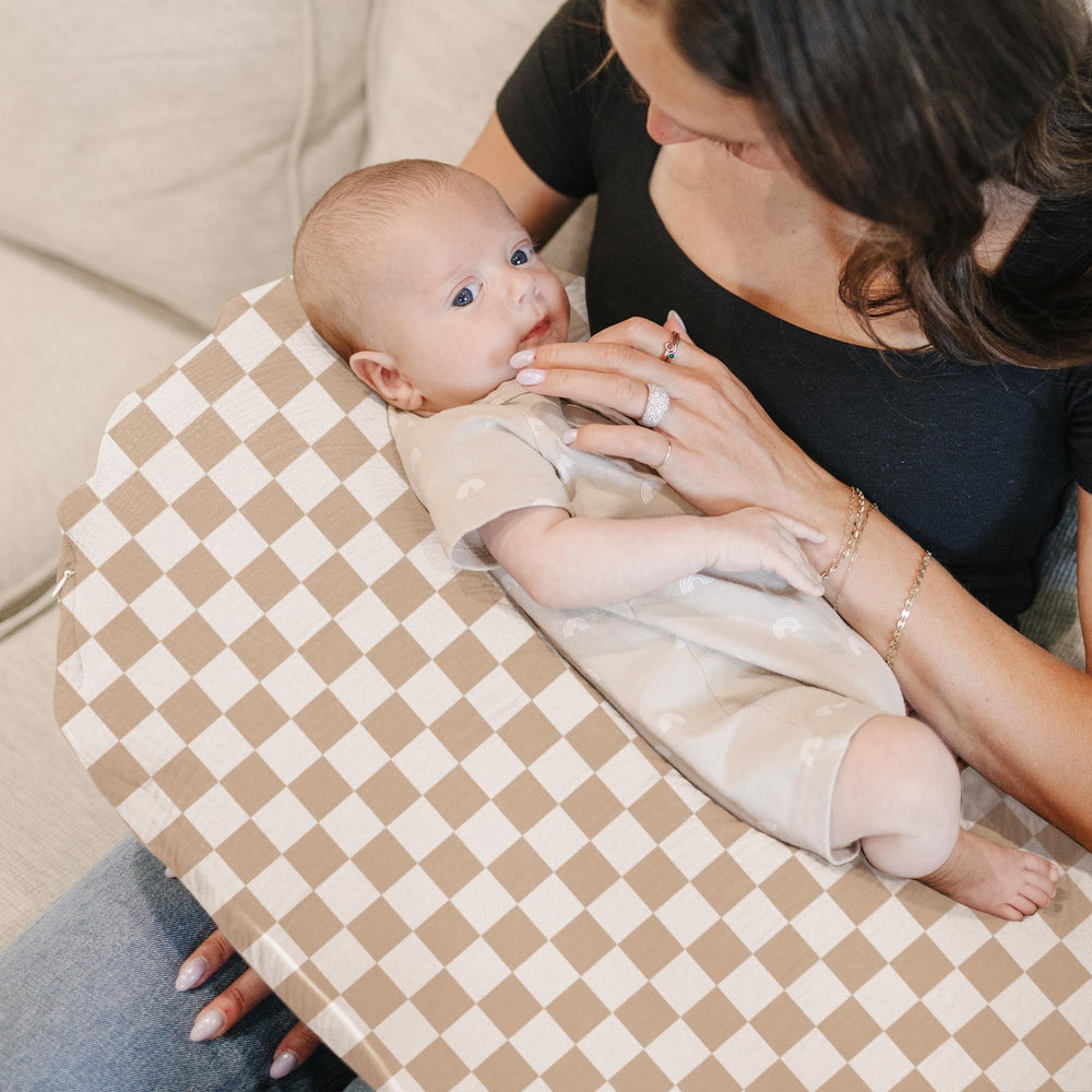Konssy muslin nursing pillow cover seams detail demonstrates durable, long-wearing quality
