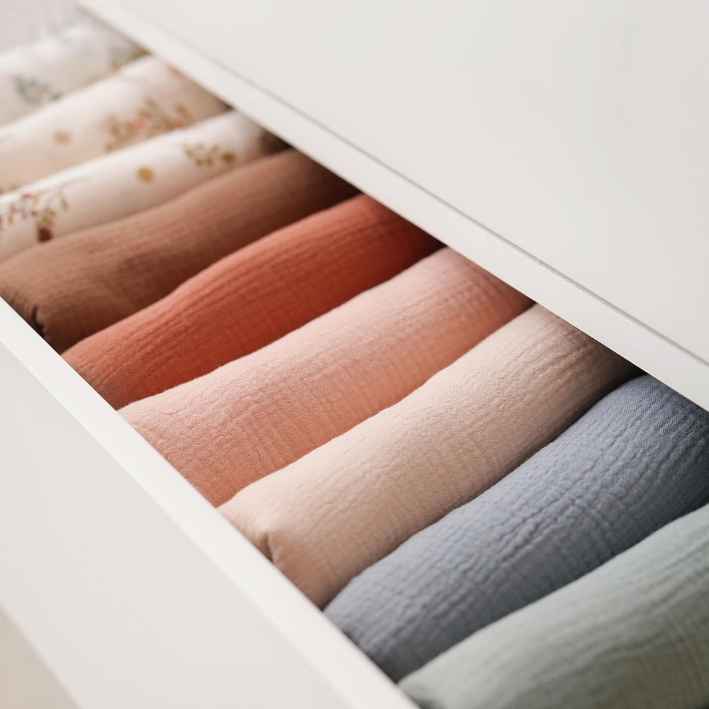 Konssy Muslin Swaddle Baby-Sleep Calm helps soothe daytime naps.