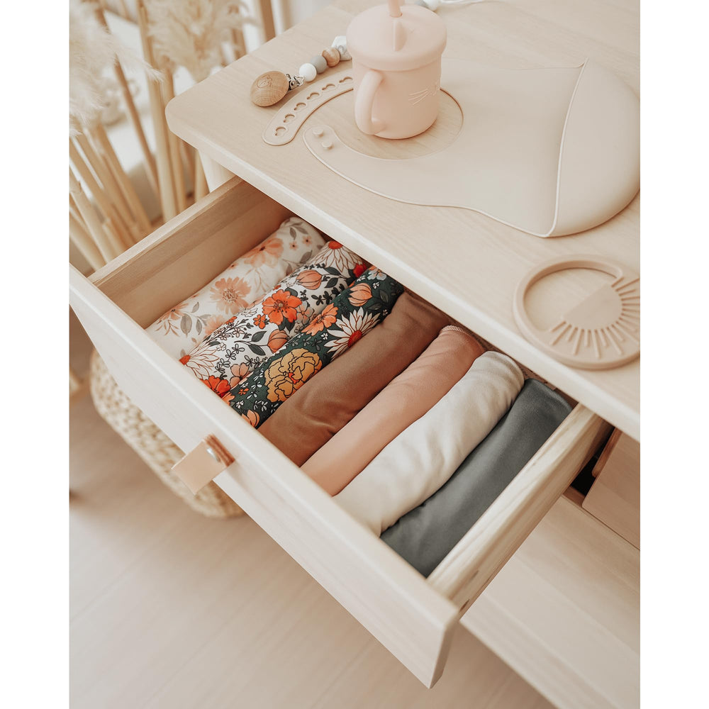 Konssy multi-use outfit serves as car seat cover or hospital look