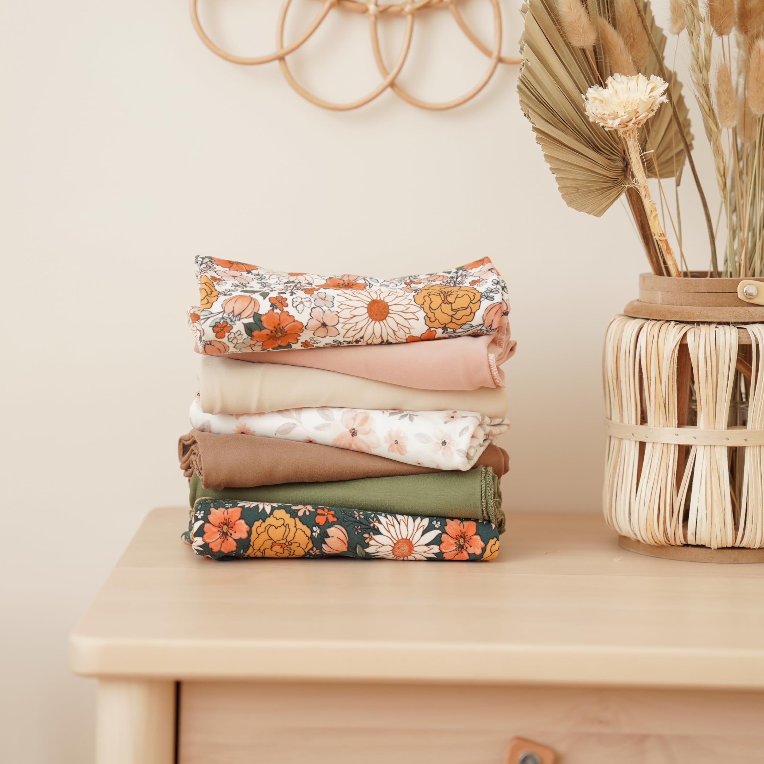 Konssy newborn photography moments blanket helps capture cherished memories.
