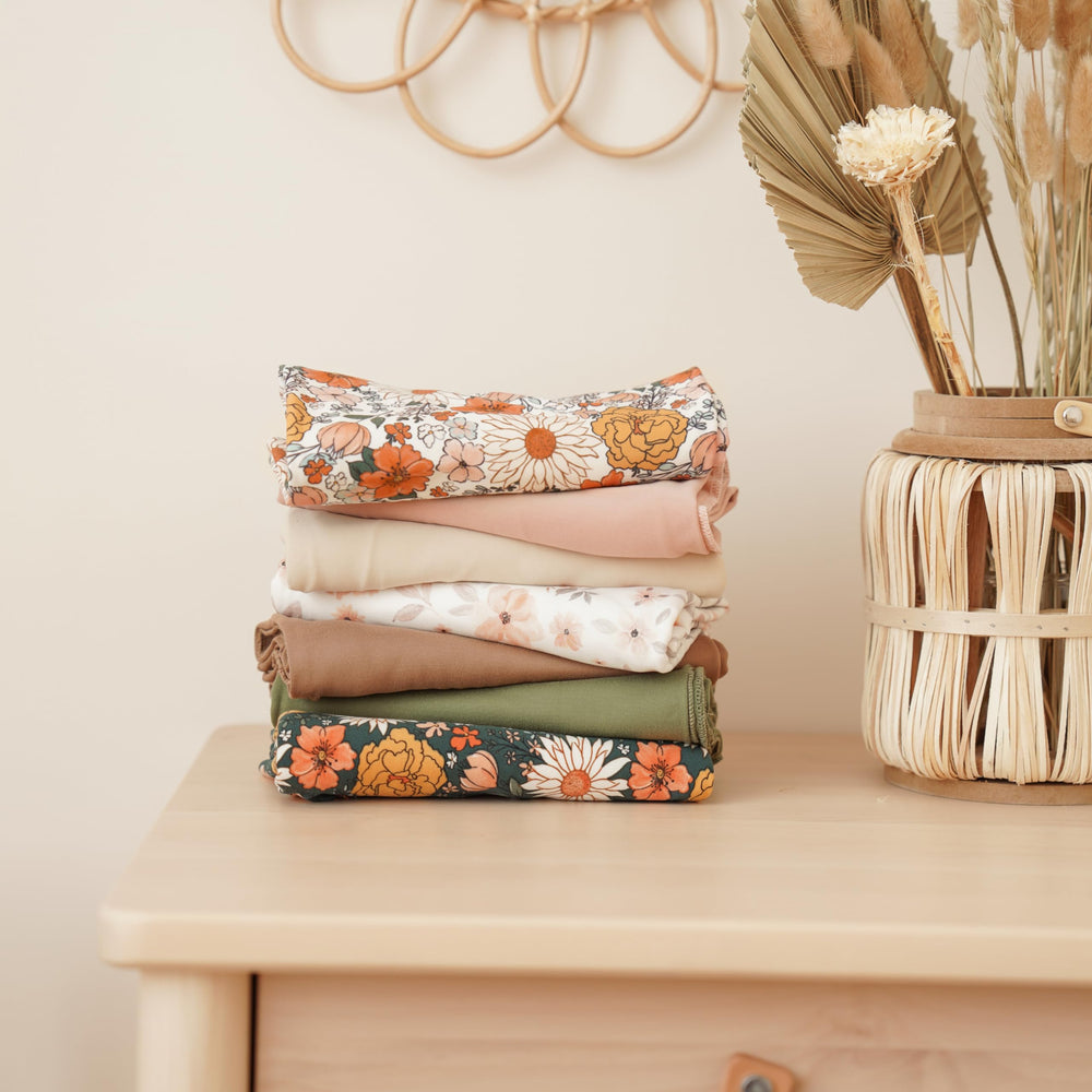 Konssy newborn photography moments blanket helps capture cherished memories.