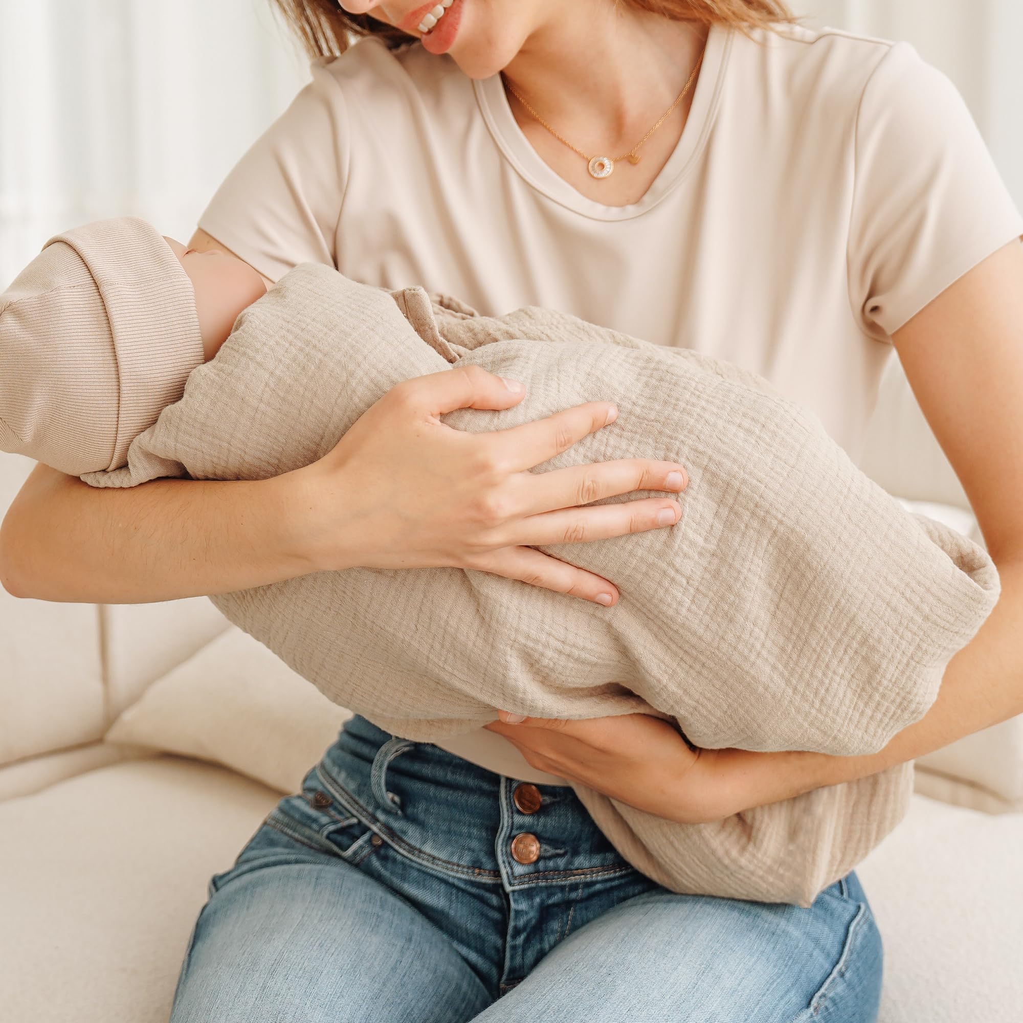Konssy nursing cover makes a practical, gift-ready option for new moms.