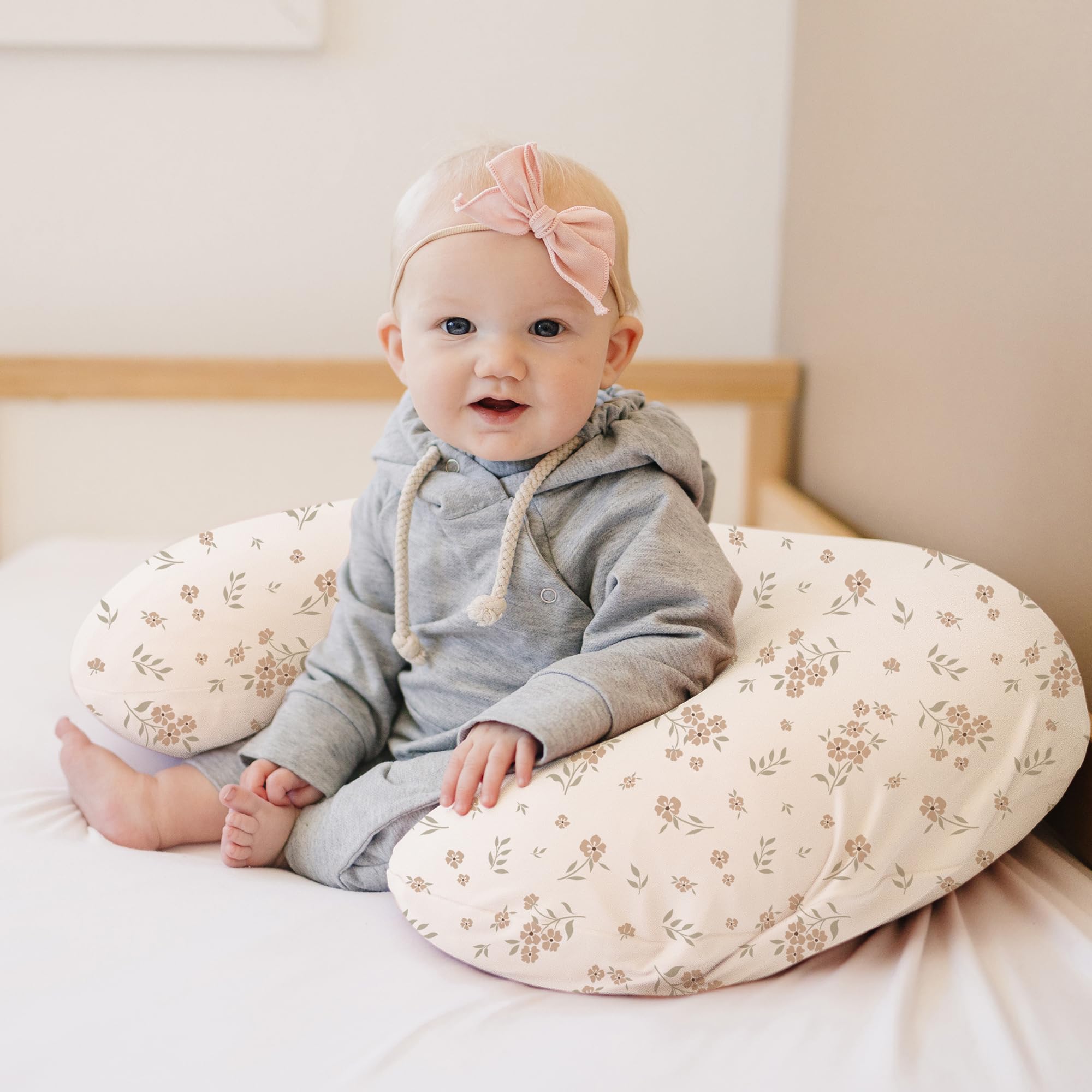 Konssy nursing pillow cover blossom smooth fabric is easy to clean.