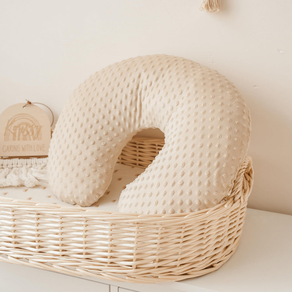 Konssy nursing pillow cover machine-washable for quick cleanup after feeds.