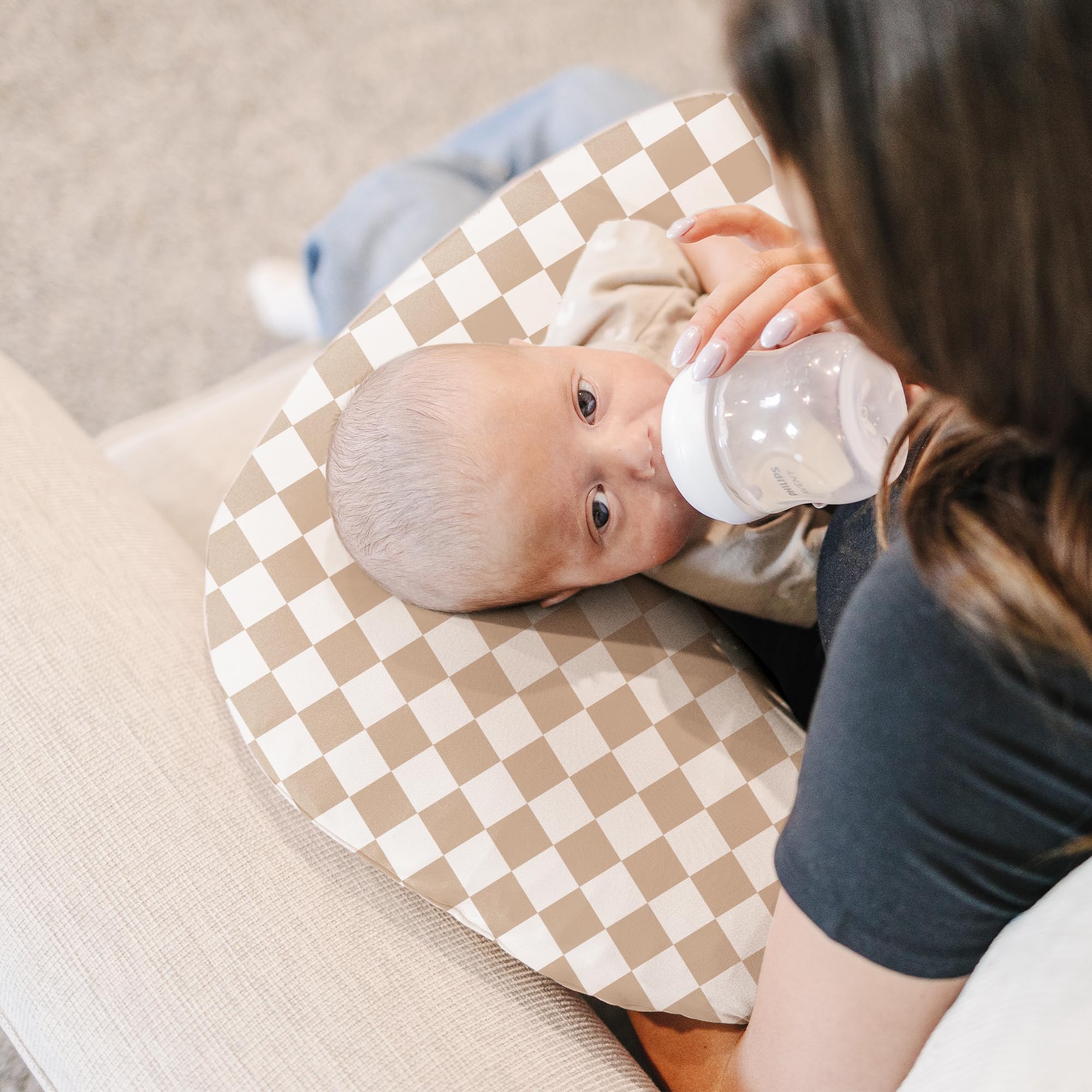 Konssy nursing pillow cover Fabric close-up—breathable texture and gentle touch for mom.