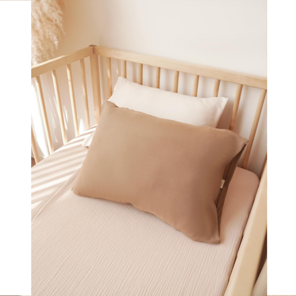 Konssy 13x18 fit pillowcase demonstrating snug fit for toddlers' standard pillows