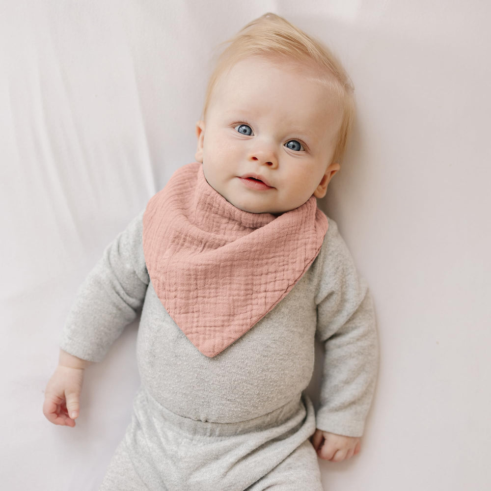 Konssy unisex colors – coordinated outfits for any baby.