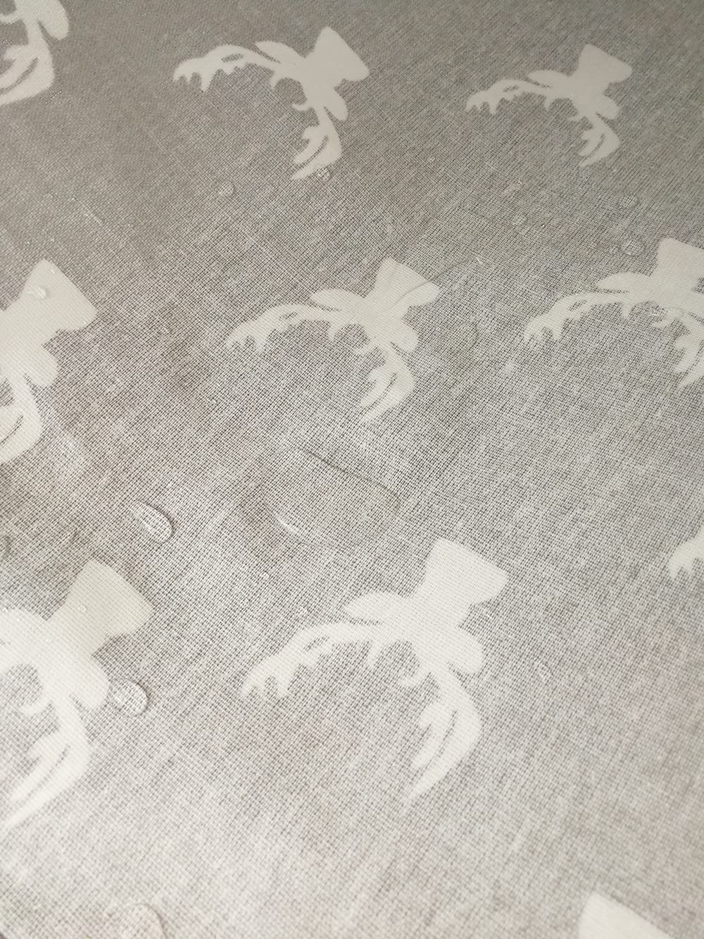 KUNRO canvas material offers durability and a lightweight feel for everyday use.