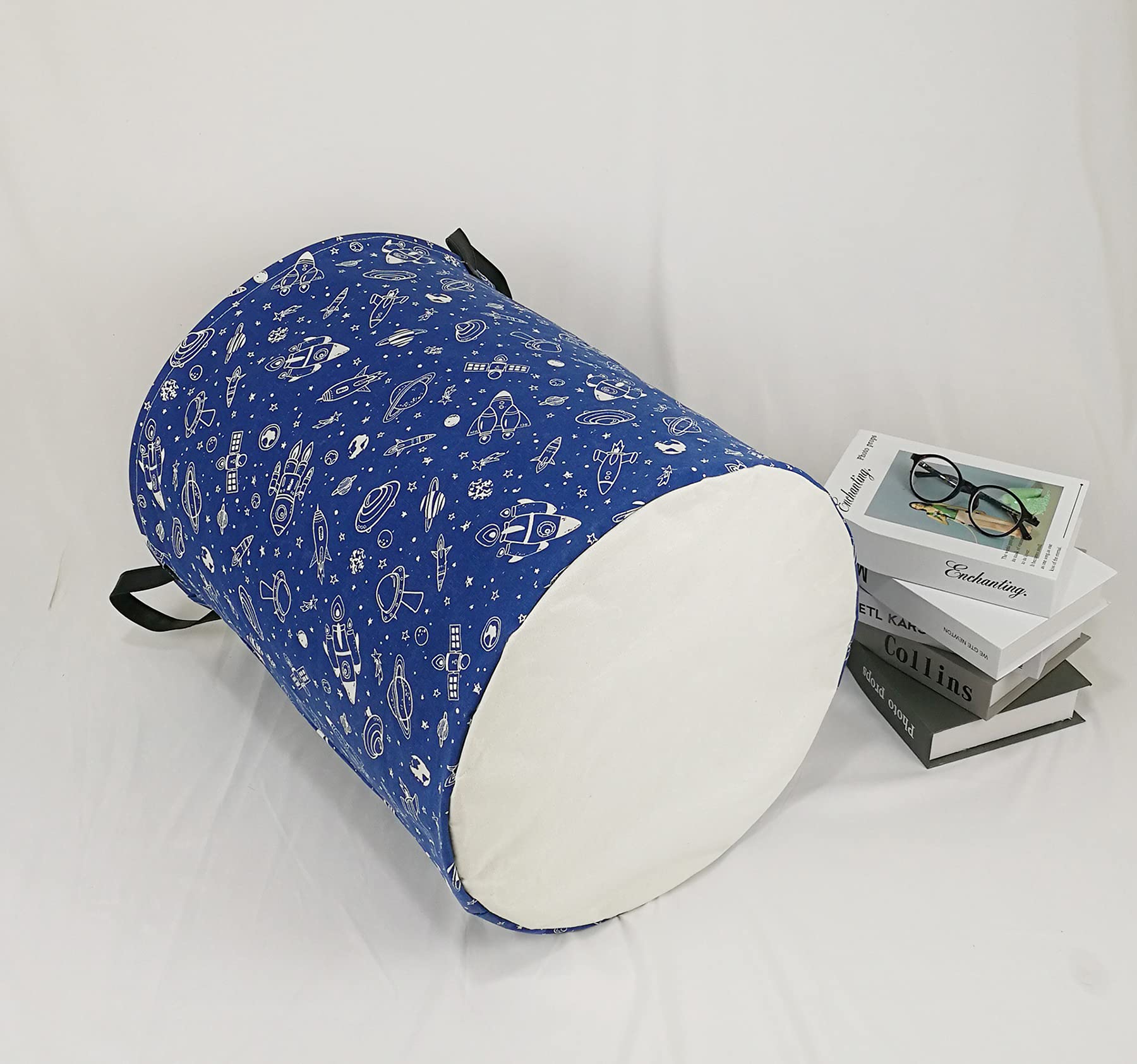KUNRO collapsible laundry hamper ready for emptying or folding