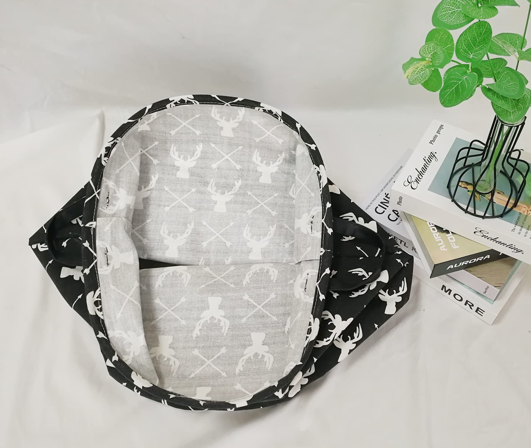 KUNRO waterproof lining protects contents while staying easy to clean.