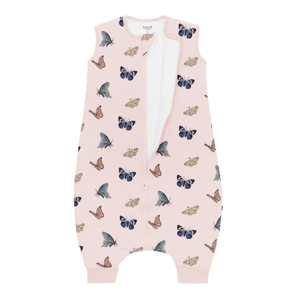 Kyte Baby dual-zipper feature demonstration shows quick access during naps and transitions.