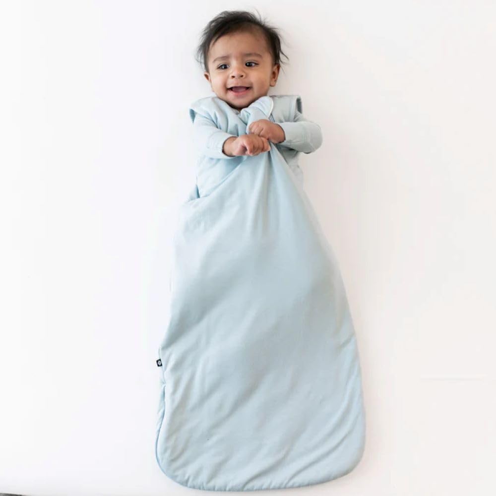 KYTE BABY sleep bag 1-0 tog zipper detail highlights easy on/off sleep transitions