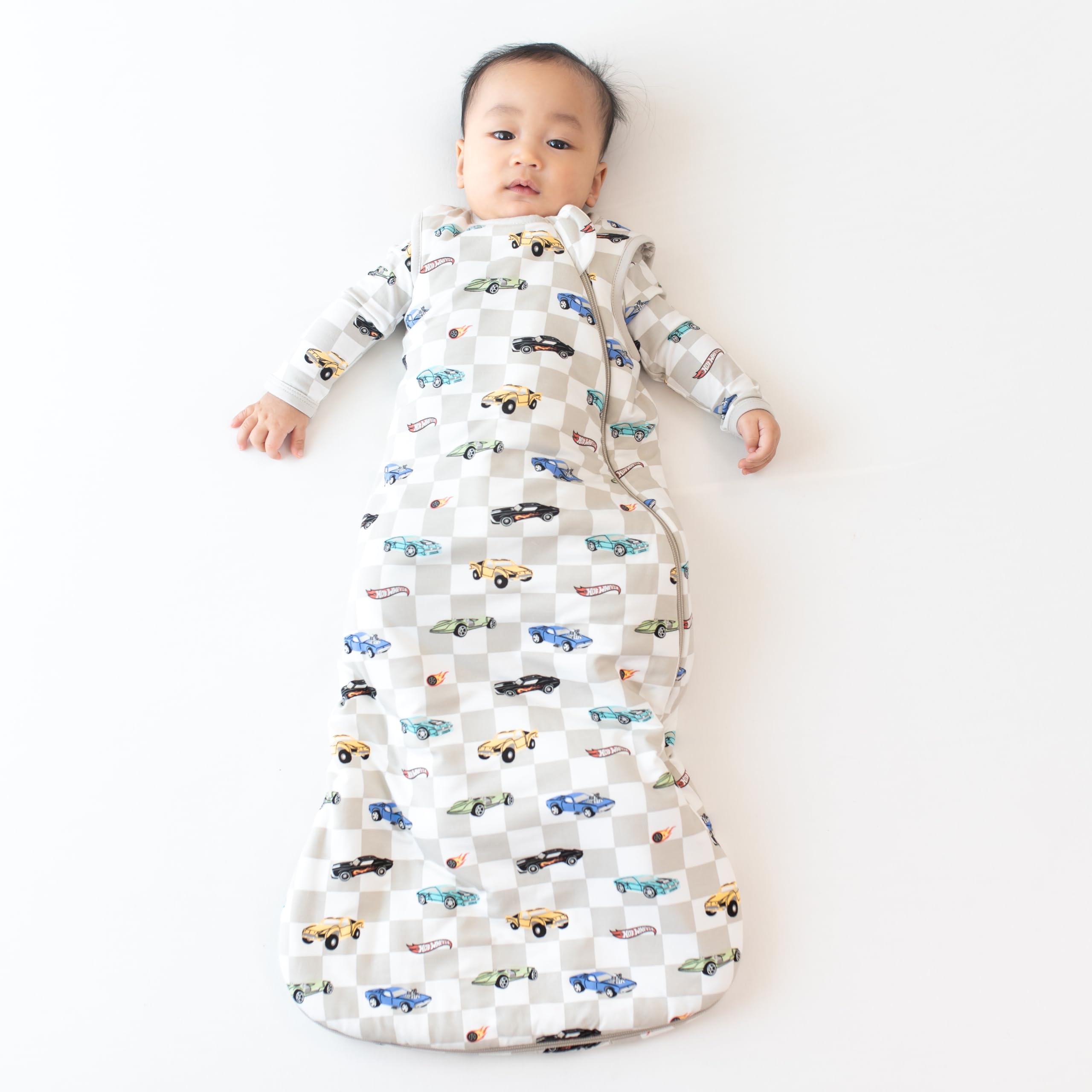 KYTE BABY sleep bag exterior with J-shaped zipper for quick changes