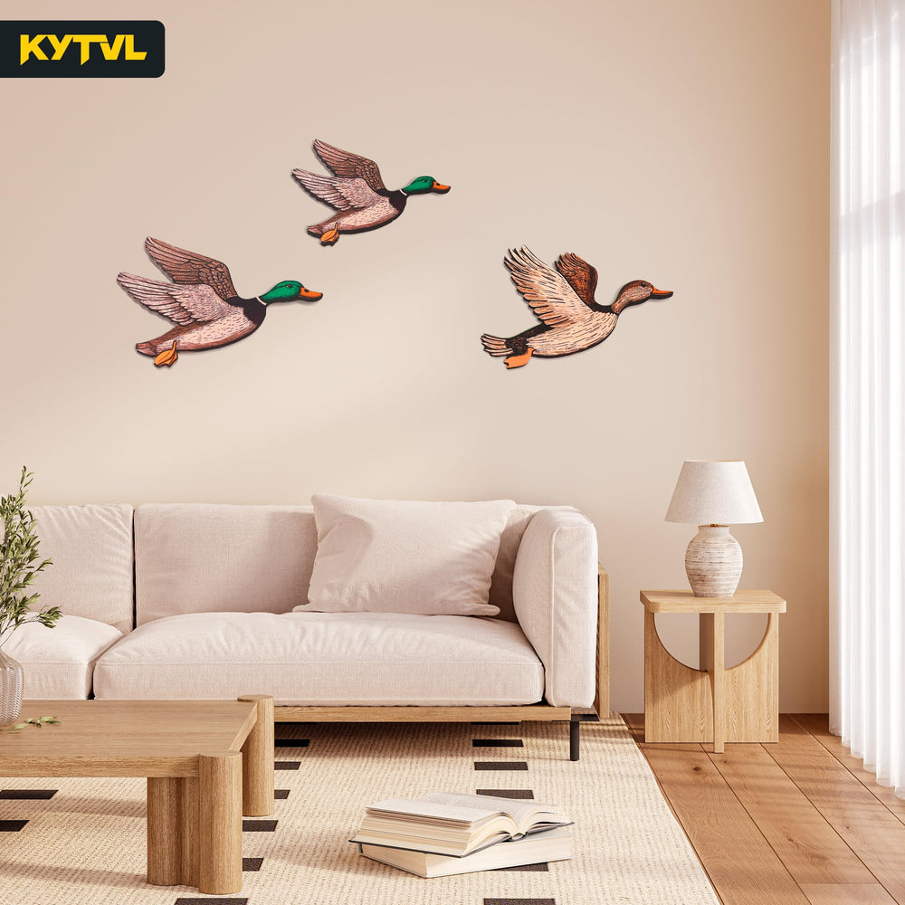Kytvl gift-ready wall art set suits housewarmings and seasonal celebrations.