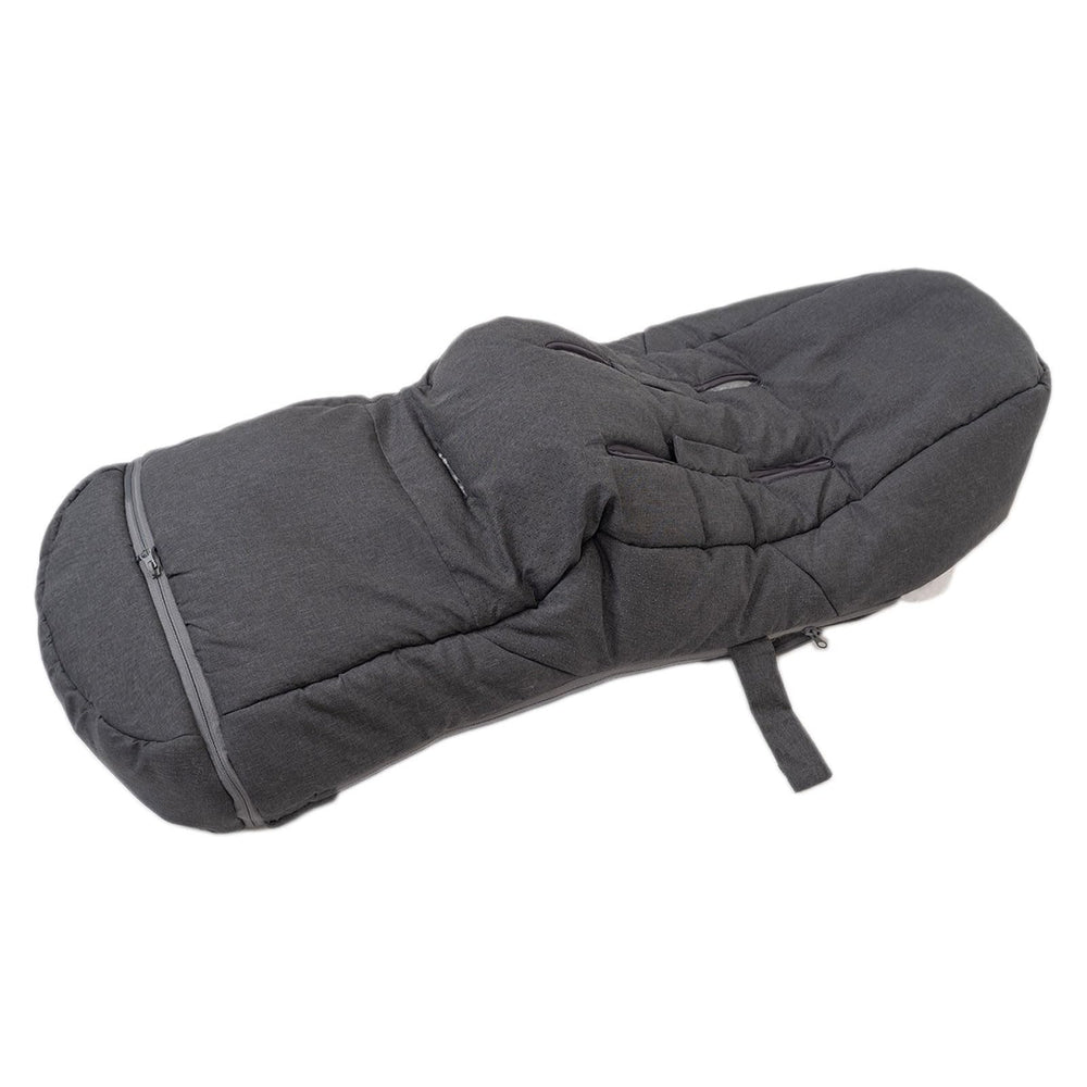 KZ Dotnz bunting keeps baby cozy and parents' hands warmer
