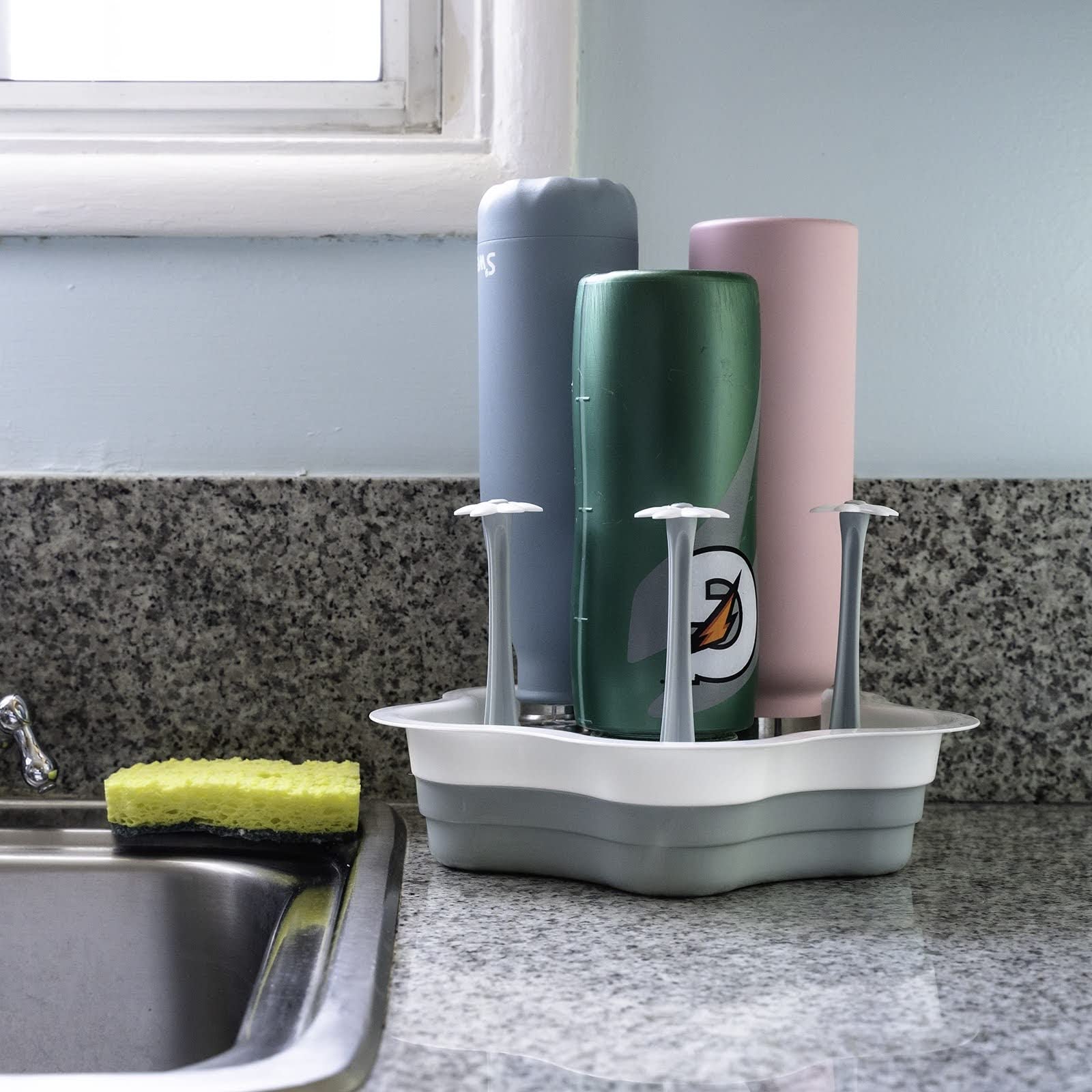 L-Wash flower-design bottle rack holds insulated bottles neatly for air drying