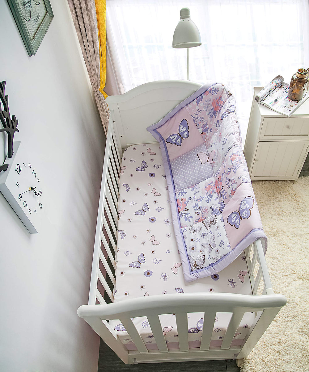 La Premura fitted sheet with all-around elastic ensures a secure, snug fit.