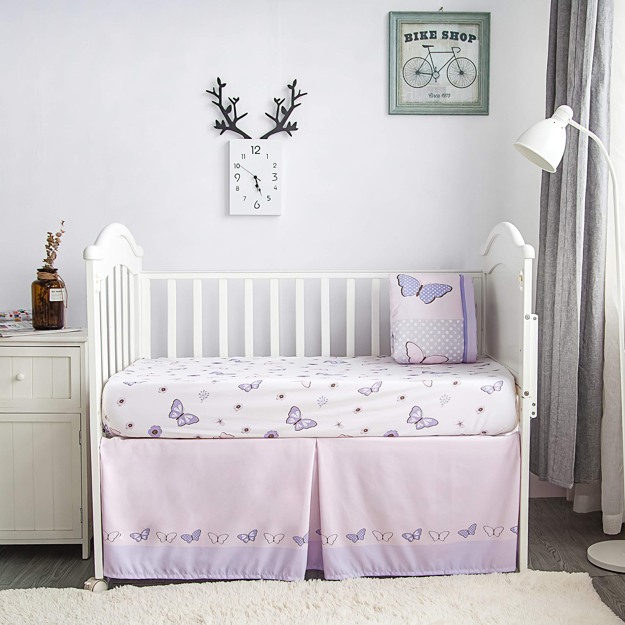 La Premura machine-washable crib set simplifies laundry without sacrificing softness.