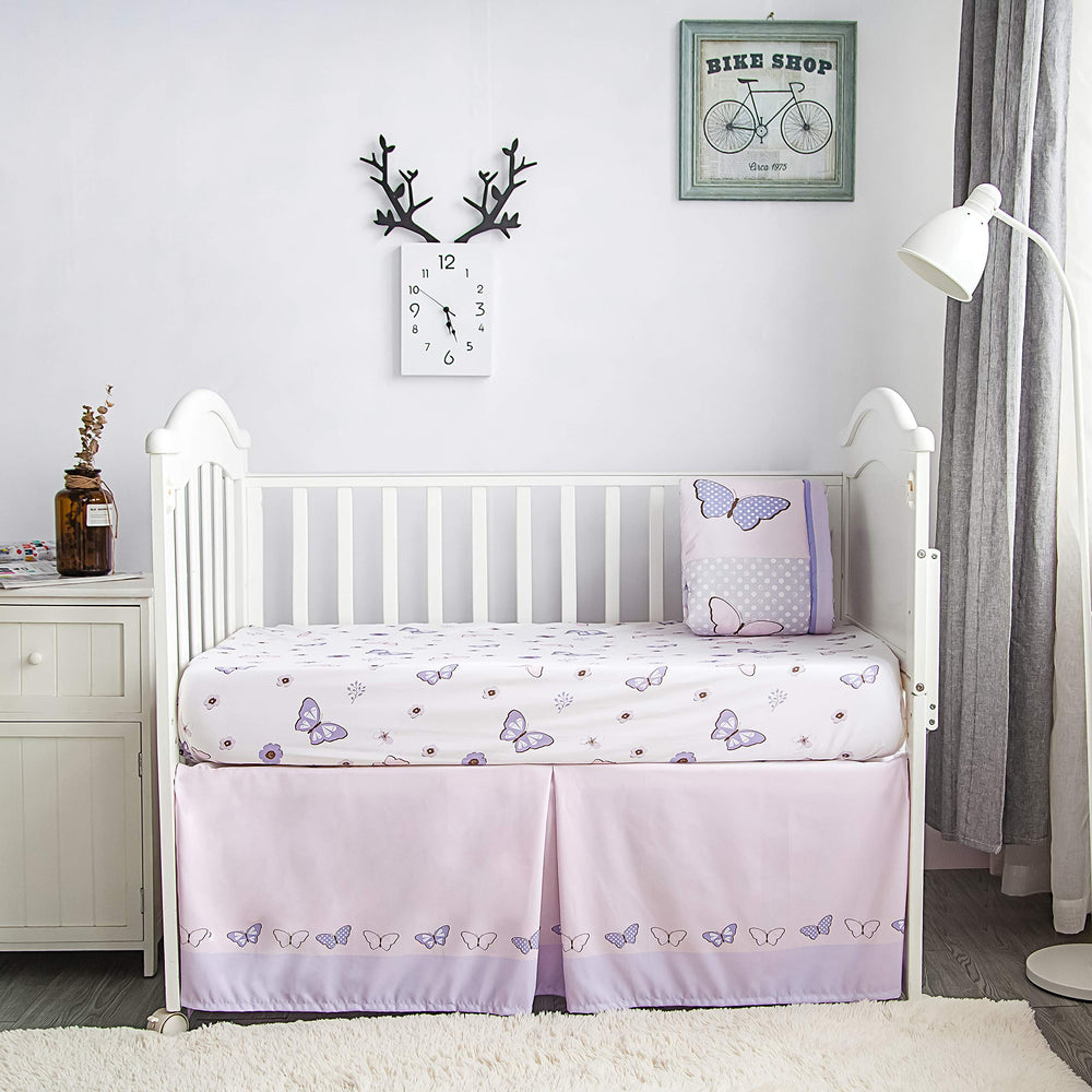 La Premura machine-washable crib set simplifies laundry without sacrificing softness.