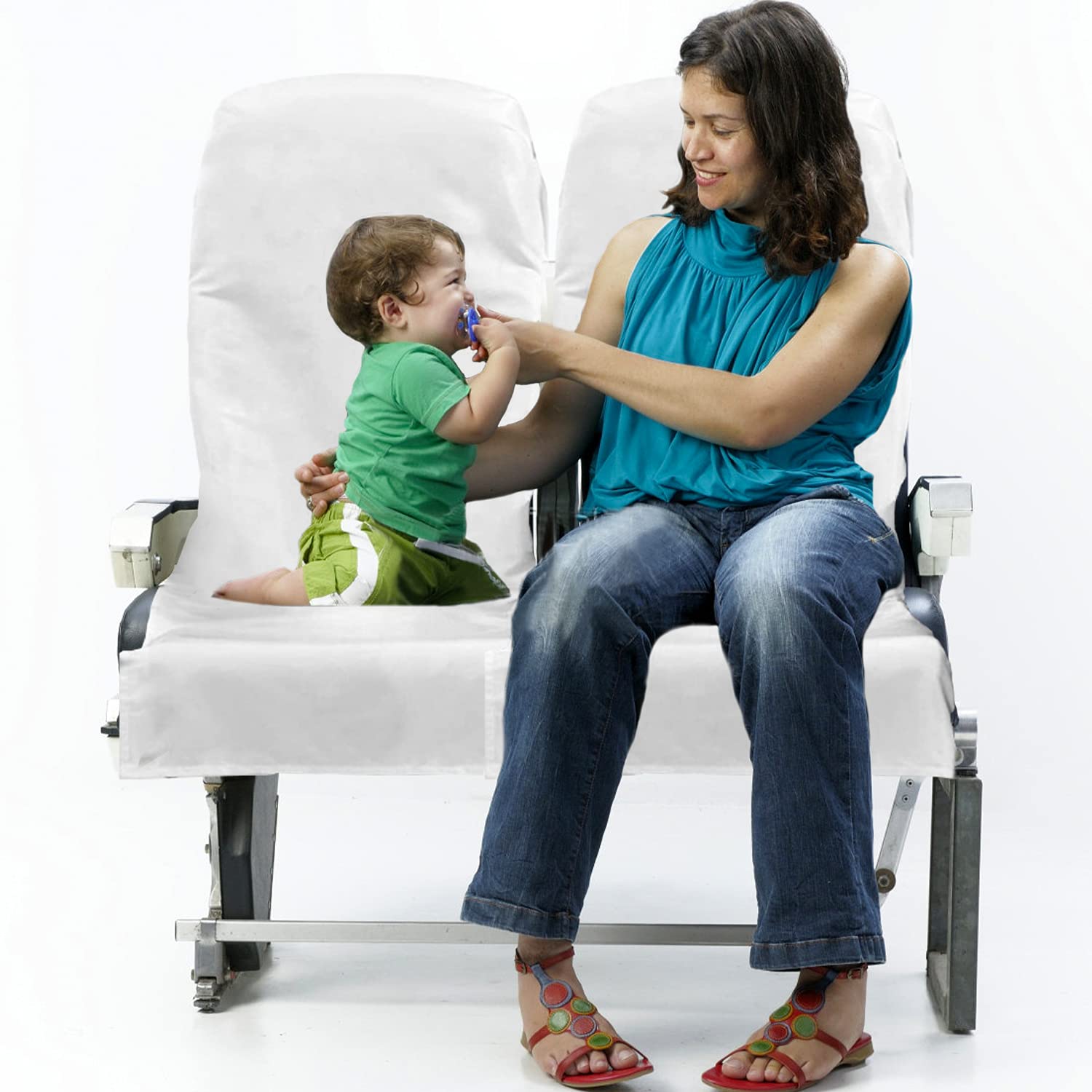 Lainrrew compact travel pack image emphasizes lightweight, space-saving design.