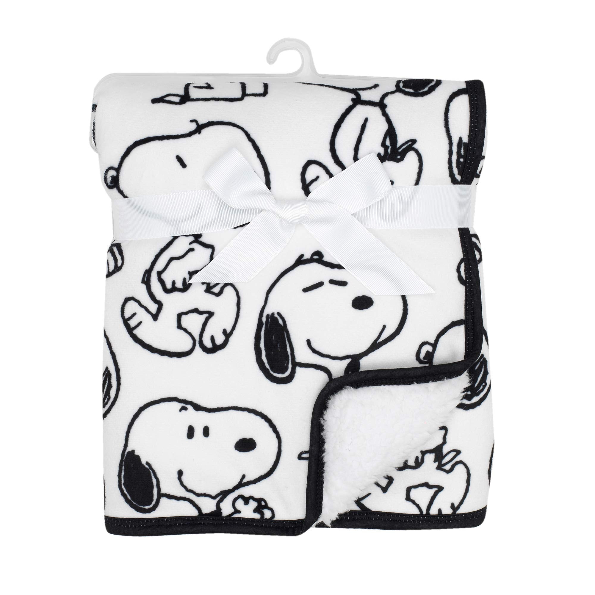 Lambs & Ivy classic Snoopy blanket durable and machine washable