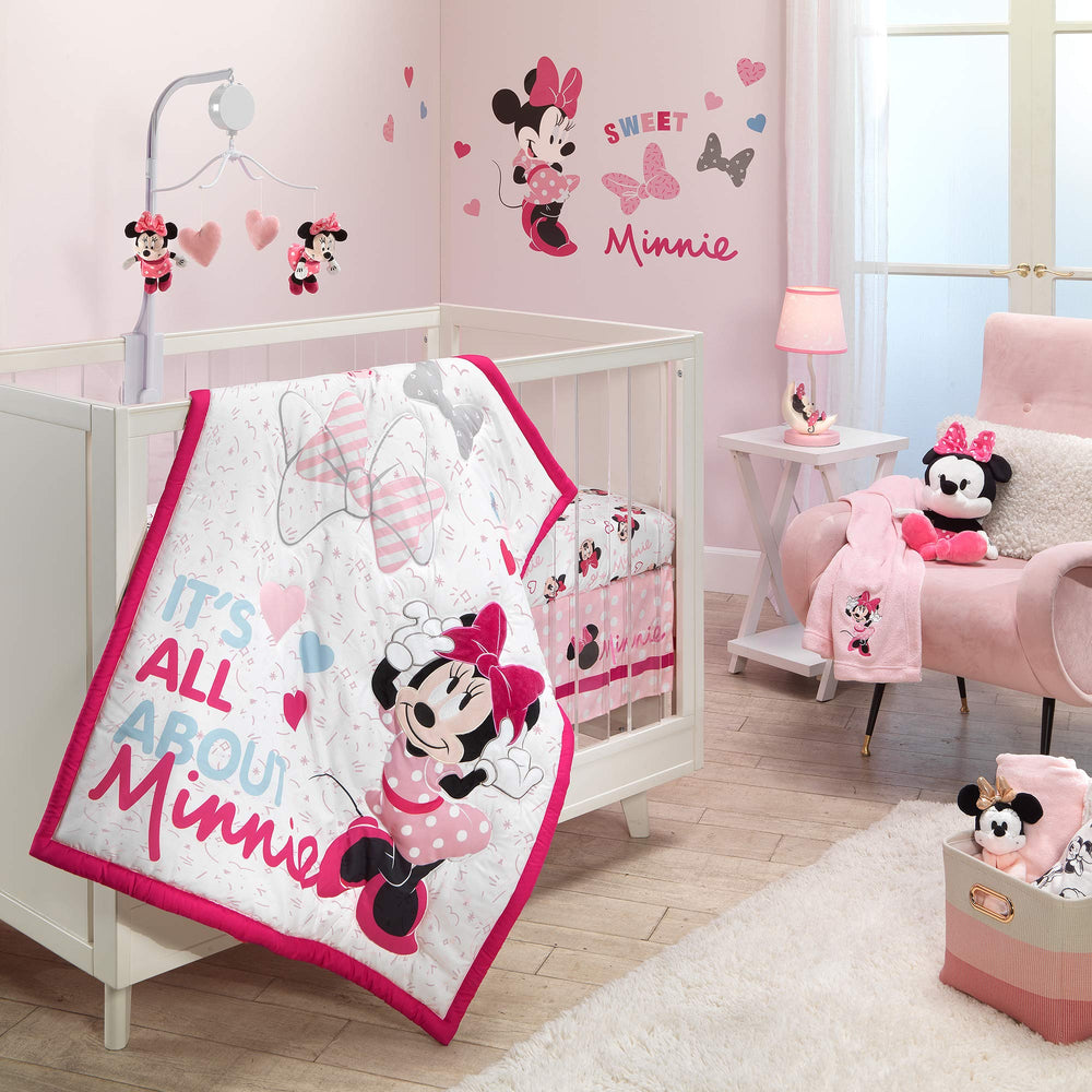 Gift-ready Lambs & Ivy Minnie product packaging image.