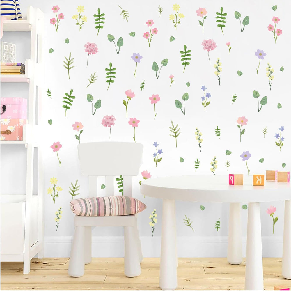 Lamkidle nursery room decor adds colorful flowers for a cheerful, cozy vibe.