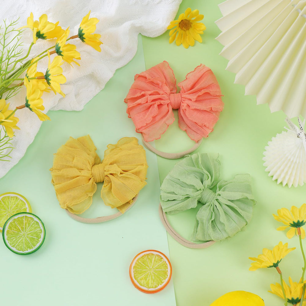 Lanmerry bows in a photo setup; ideal for outdoor shoots
