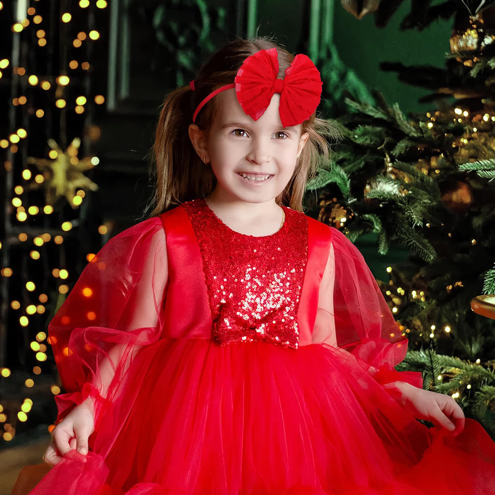 Lanmerry green bow headband adds festive color to Christmas looks.