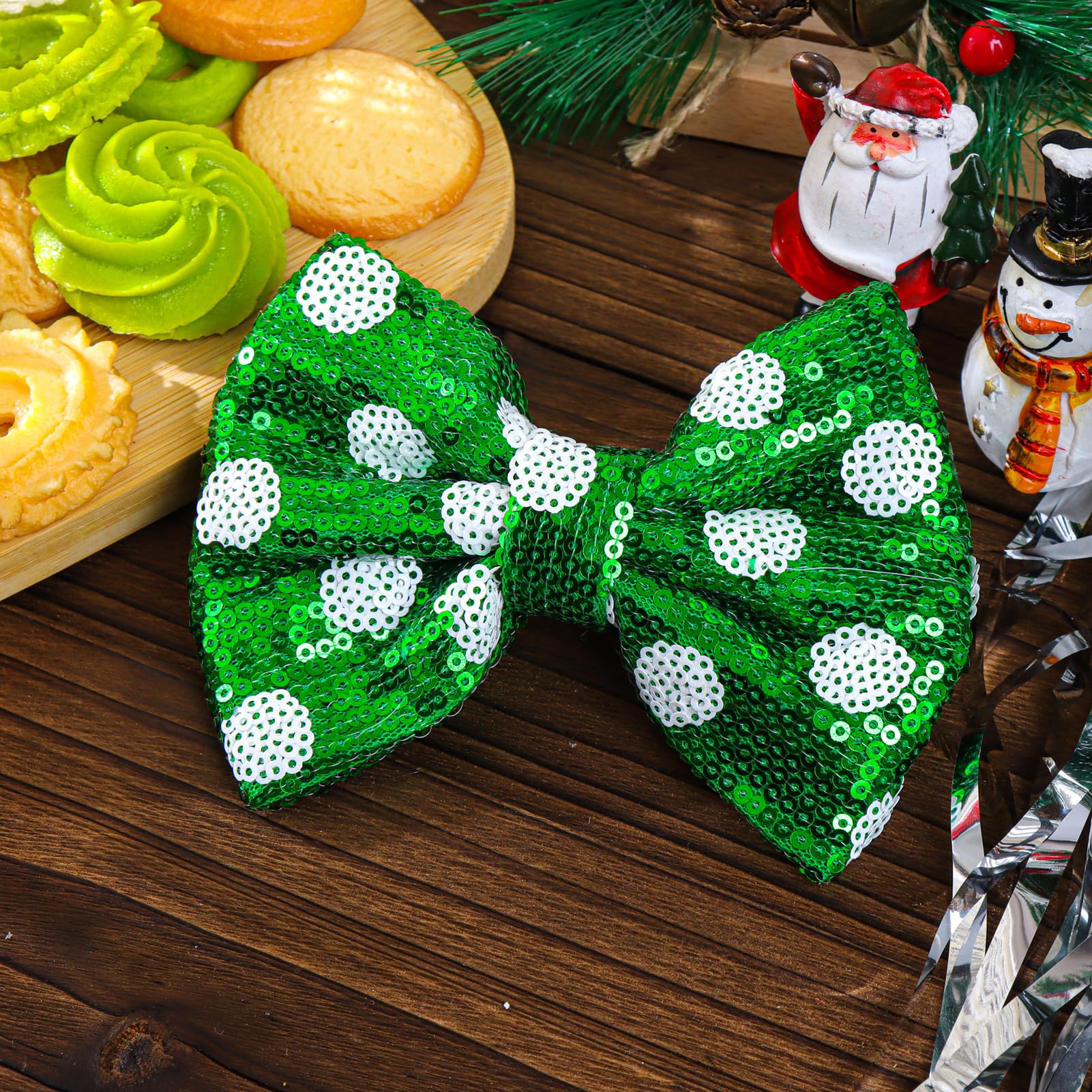 Lanmerry green-dot bow clip adds playful charm to everyday outfits.