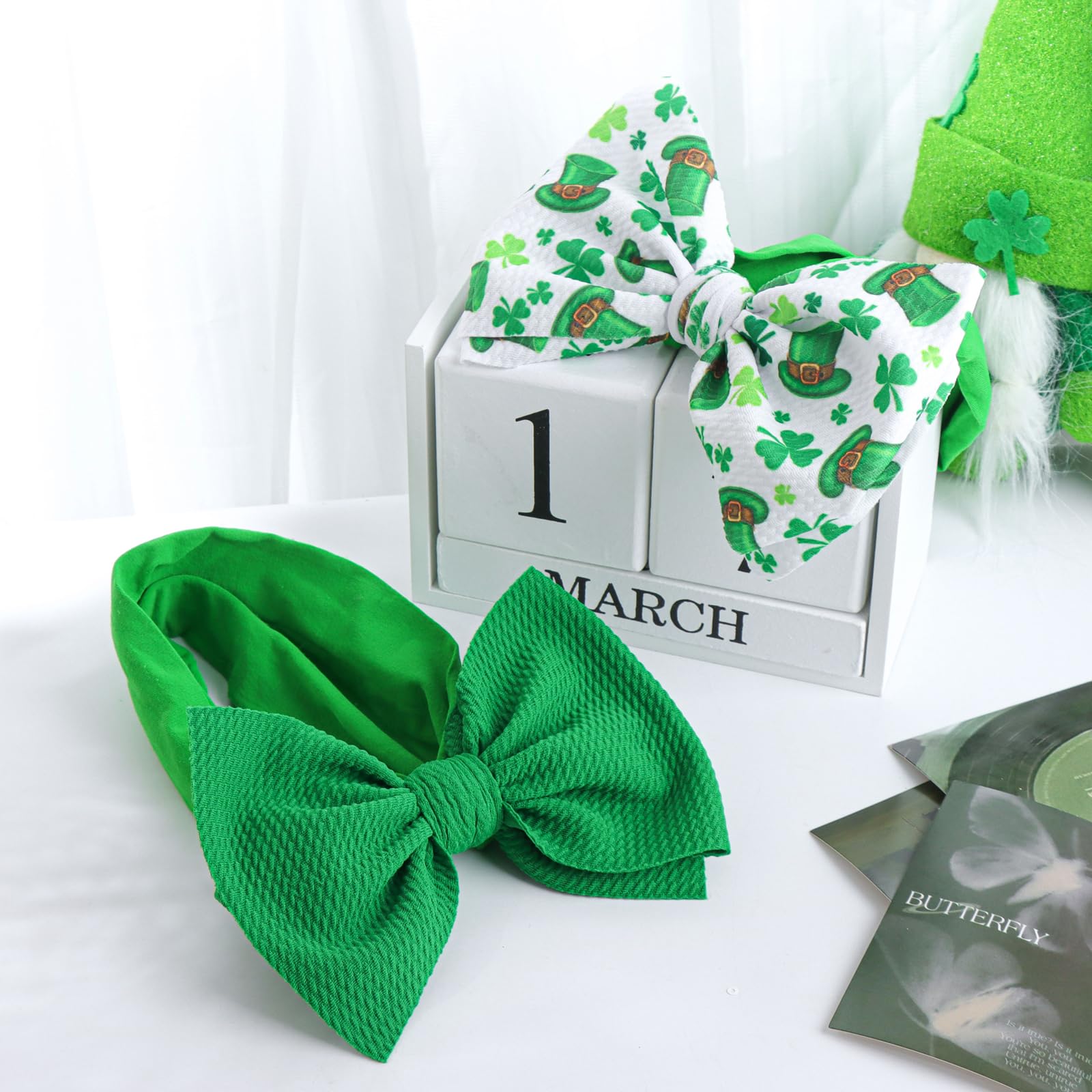 Lanmerry photo prop friendly bow perfect for family shoots.
