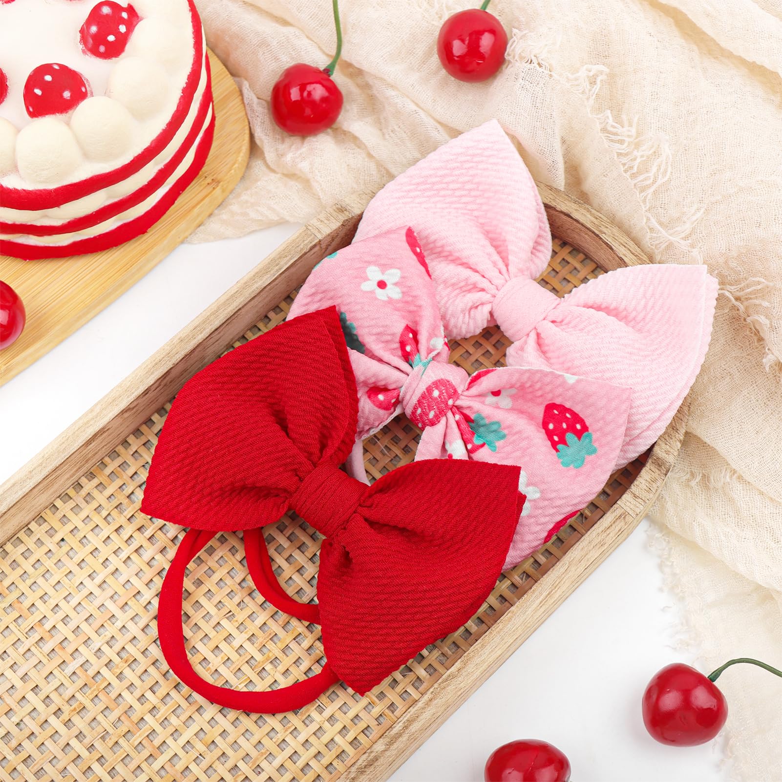 Lanmerry photography-friendly headbands make cute keepsake moments with your little one.