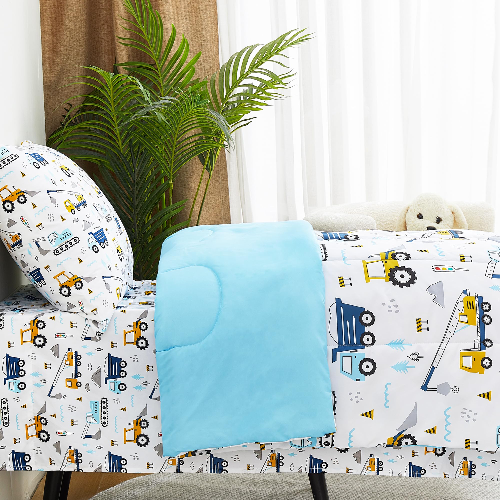 Lasoftan Cars pattern detail captures lively construction truck design inspiring kids' bedtime routine.