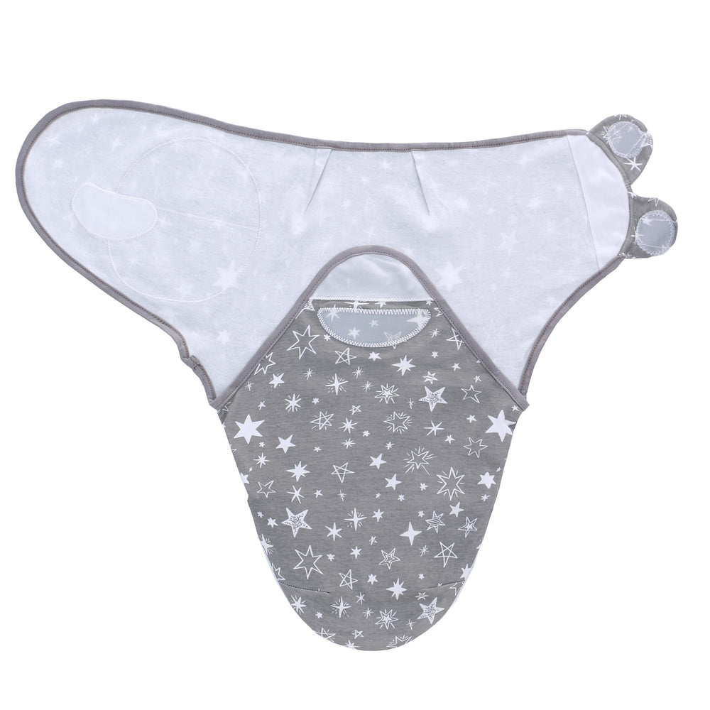 LAT LEE AND TOWN cozy swaddle provides a secure, womb-like feel