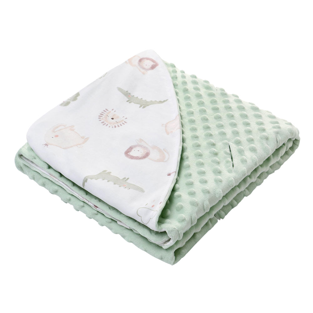 LAT LEE AND TOWN easy-to-use wrap with large belt openings.
