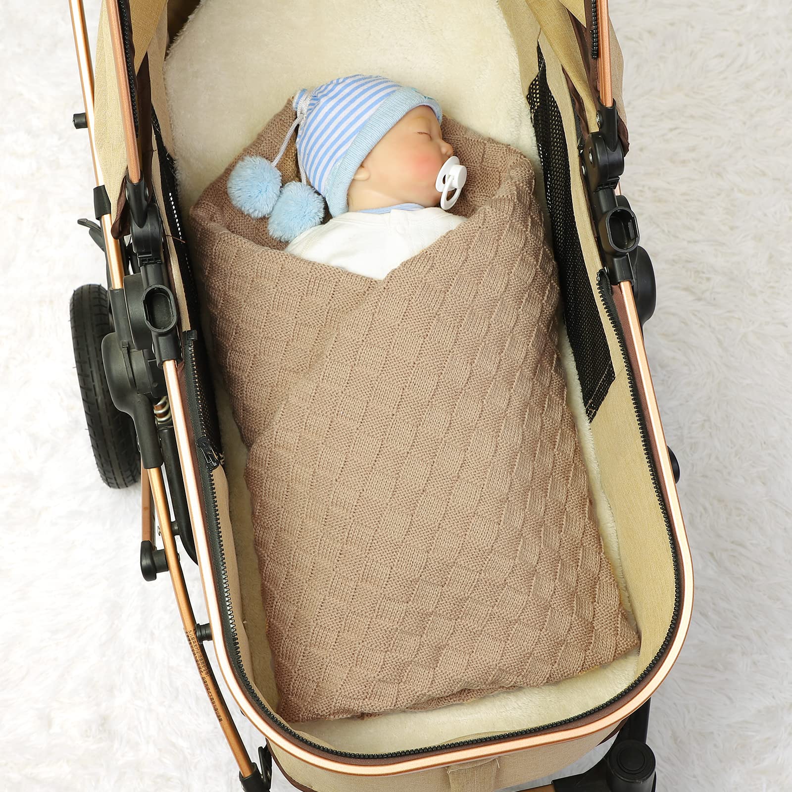 LAWKUL 40x30 size blanket provides ample wrap for naps and cuddles