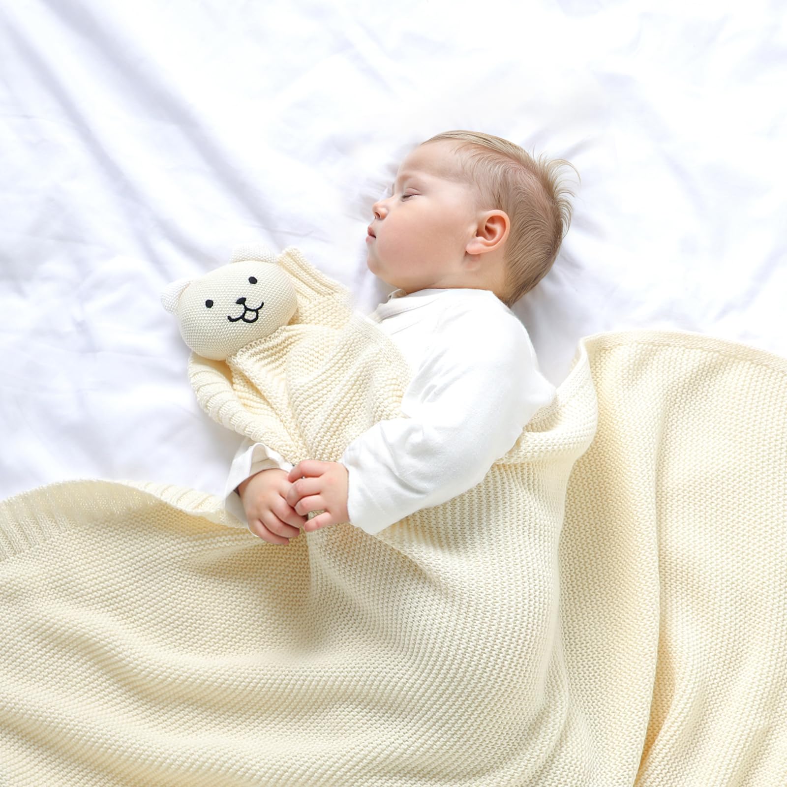 LAWKUL Bear Lovey travel-compact image demonstrates easy packing for on-the-go comfort.