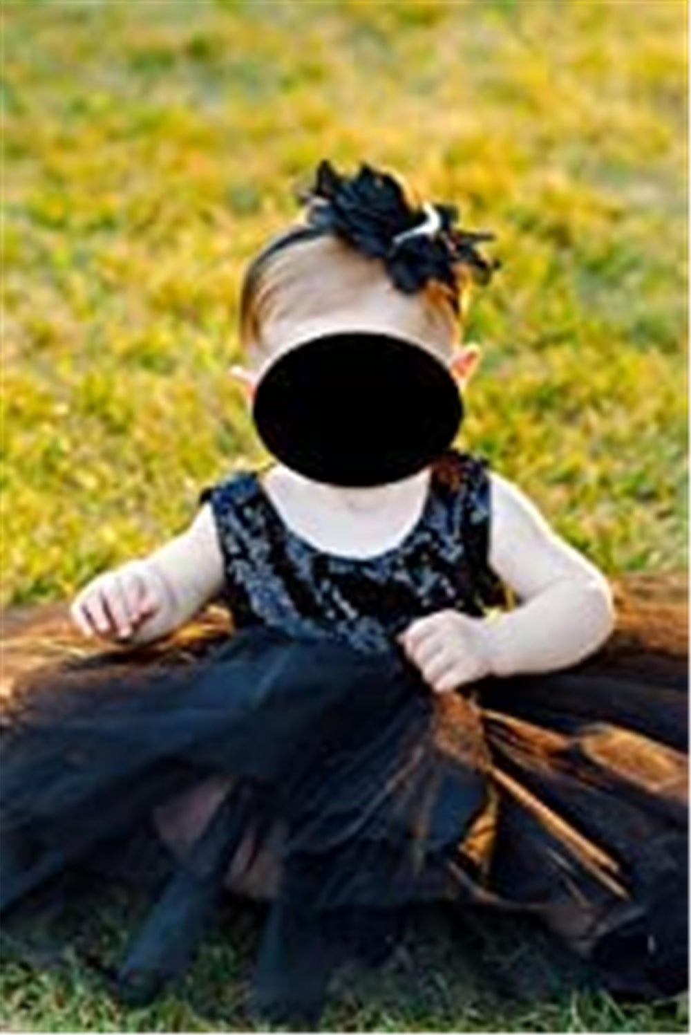 LDDCX Baby pearl flowers hairband in black ideal for photos.