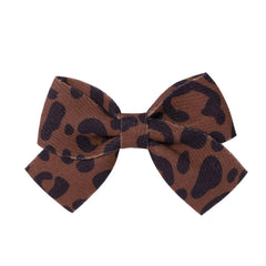 LDDCX leopard print bow hairpin two-pack, easy-to-wear everyday accessory.