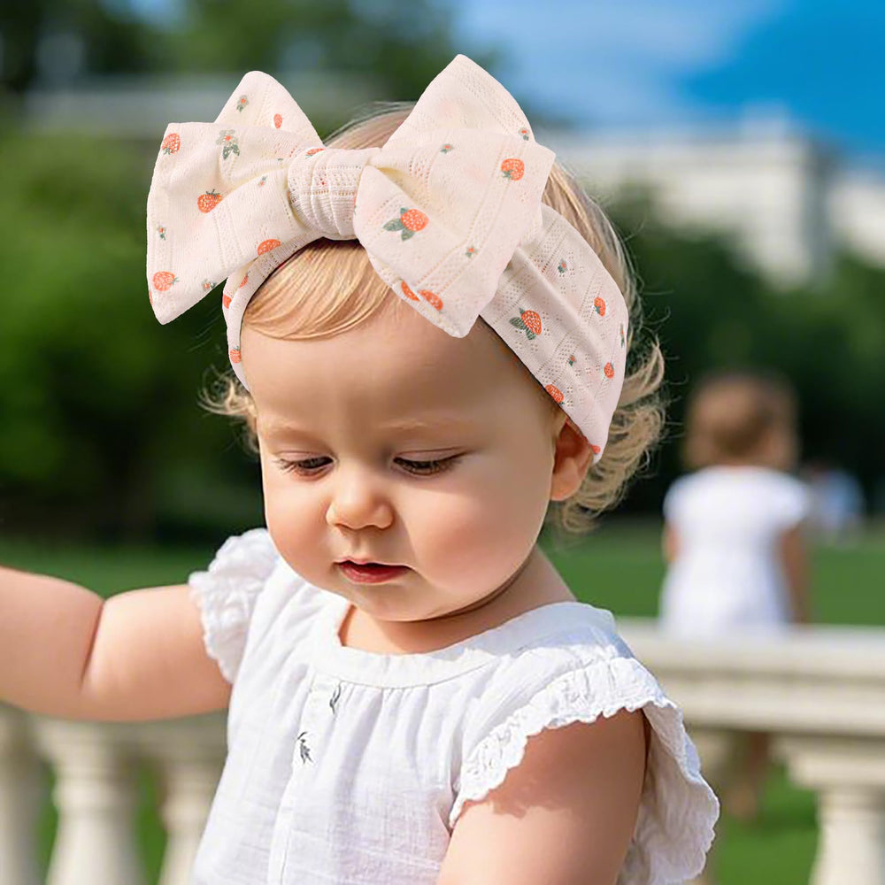 LemonSpace soft cotton material close-up, gentle on baby skin and cozy for all seasons.