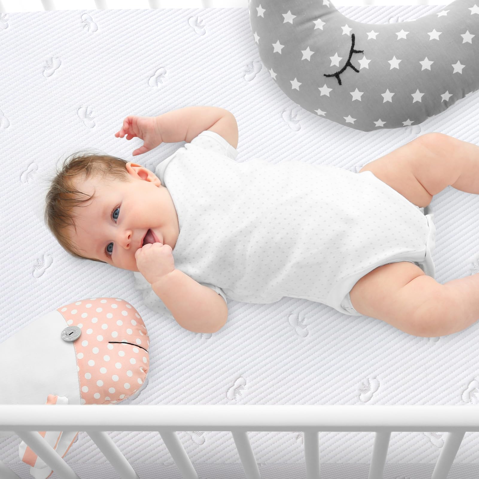Letmxiu crib mattress protector elastic-band close-up highlights deep skirt for a snug fit.