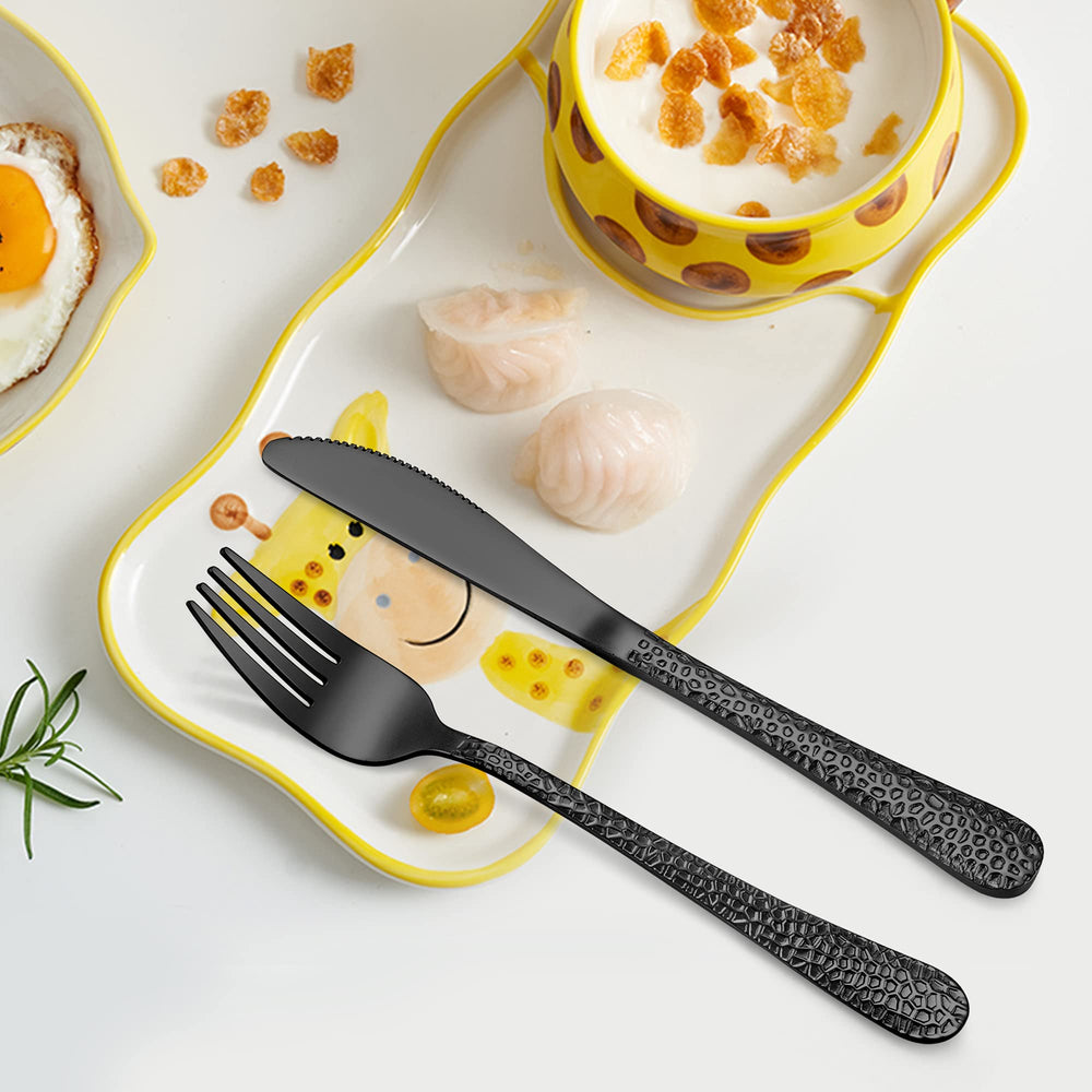 LIANYU dishwasher-safe flatware cleans up quickly after kids' meals.