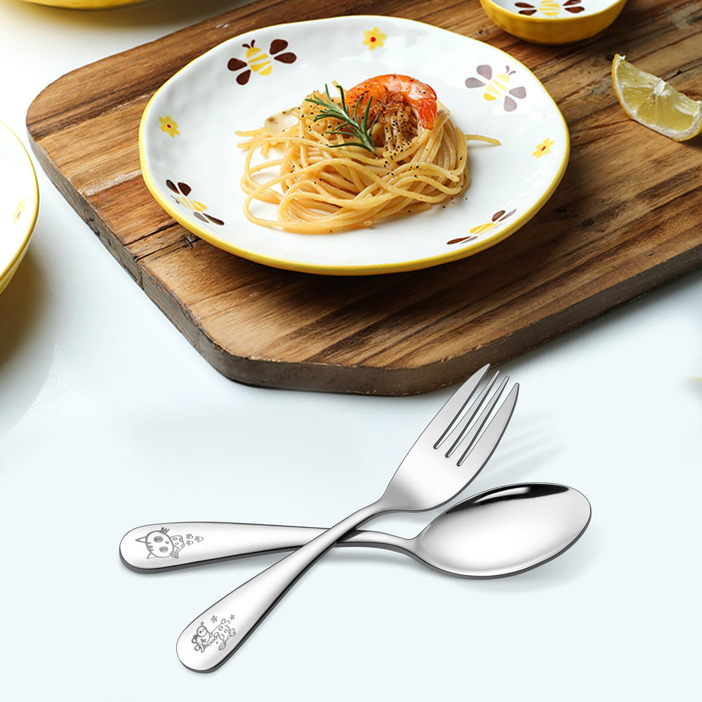 LIANYU Kids Silverware Set dishwasher-safe close-up illustrating easy cleaning.