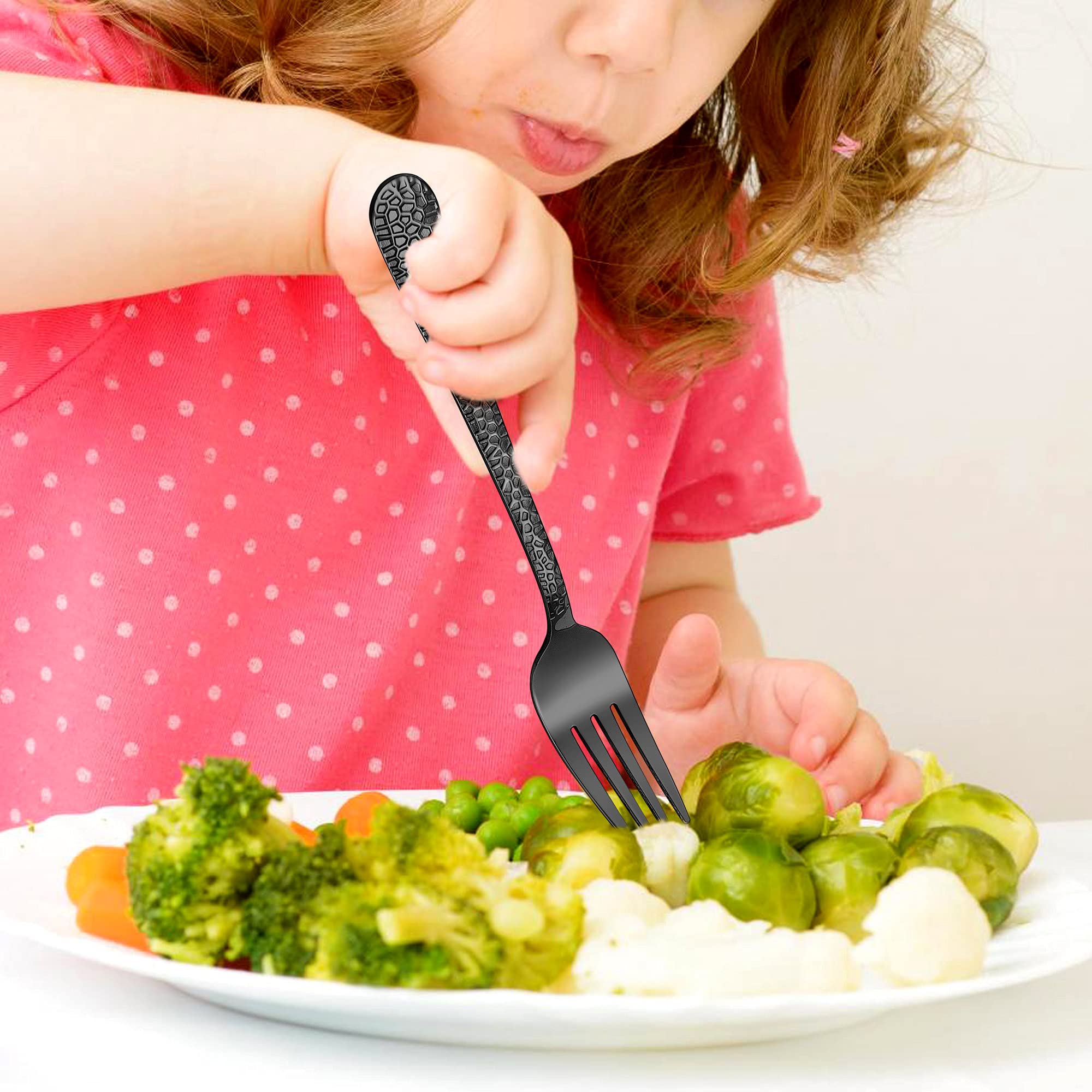 LIANYU small-hands-fit handles provide comfortable grip for toddlers.