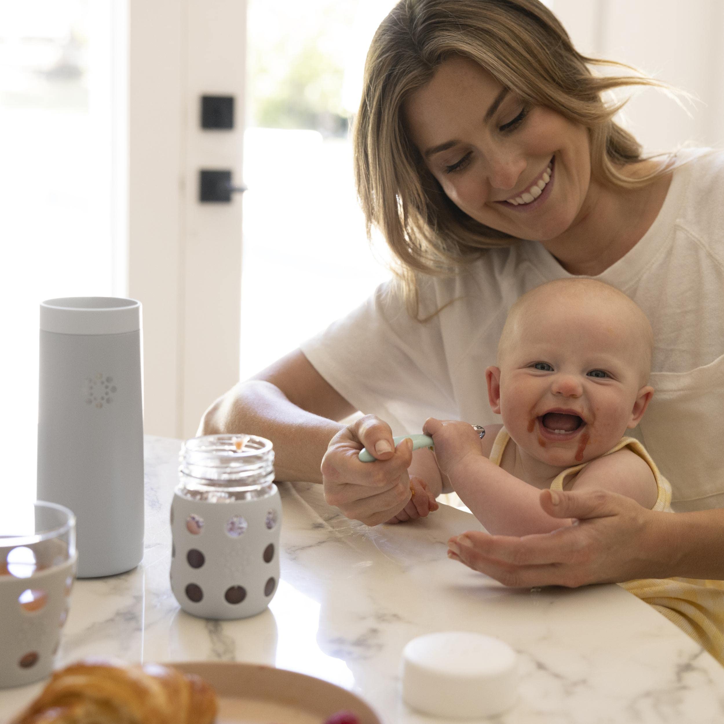 Lifefactory dishwasher-safe glass bottle simplifies post-feed cleanup
