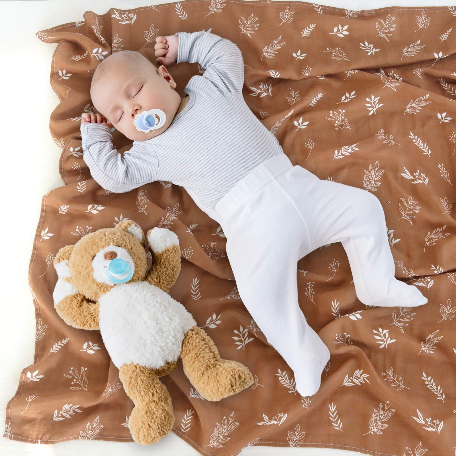 LifeTree muslin fabric close-up highlights soft fibers ideal for baby's delicate skin.