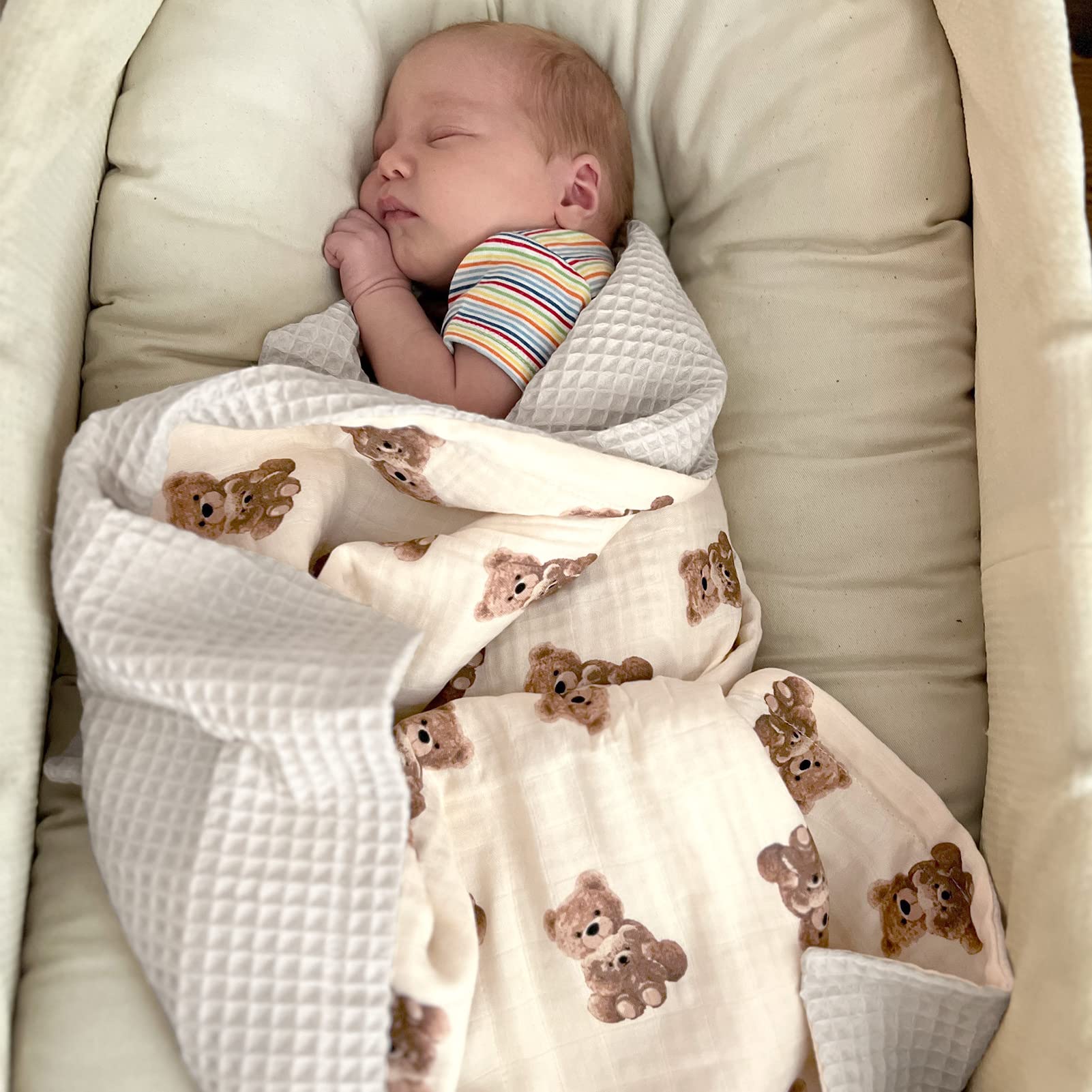 LifeTree bear-pattern design on blanket for photo-ready moments