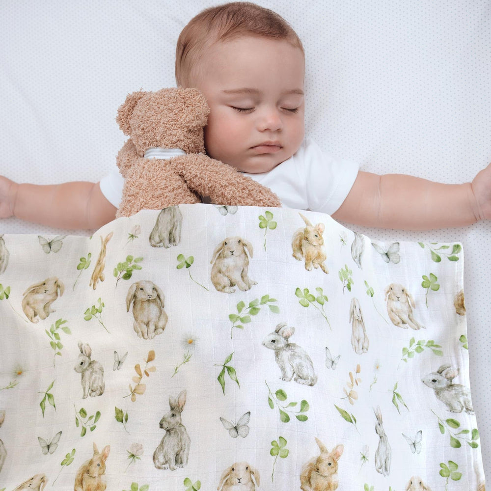 LifeTree muslin swaddle bamboo-cotton fabric — airy, breathable warmth for baby.