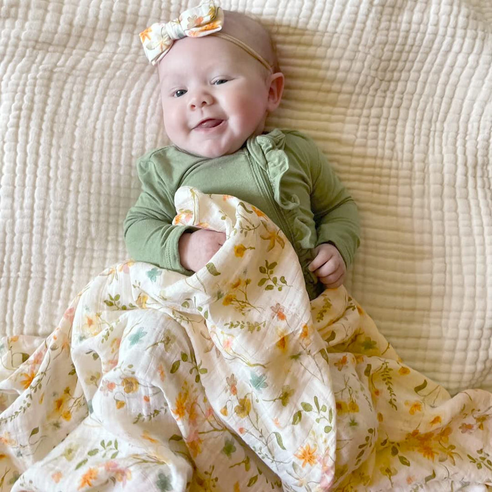 LifeTree Muslin Swaddle Blanket floral dusty pink; versatile pattern for photos